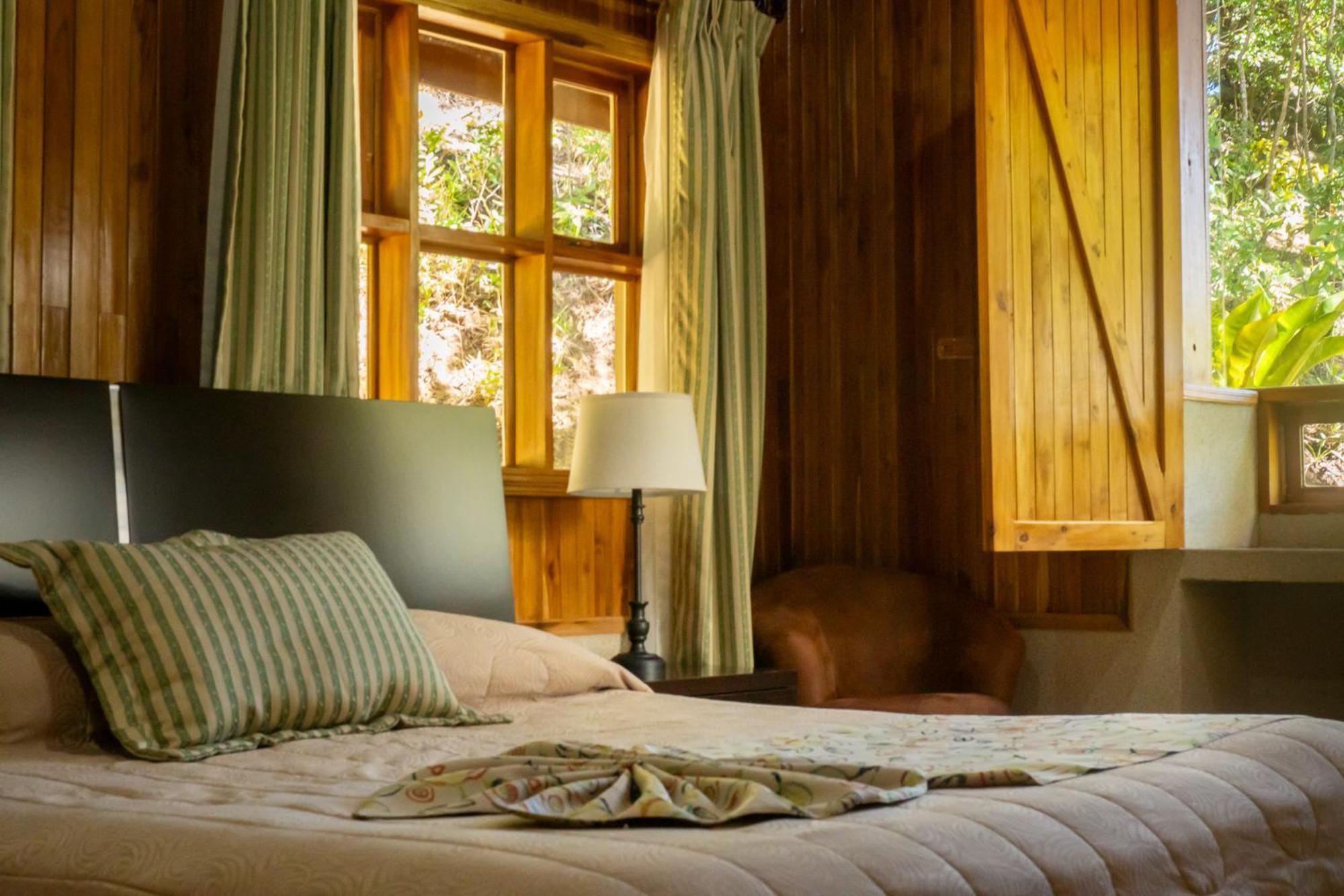 Los Pinos Cabins & Reserve Monteverde ภายนอก รูปภาพ