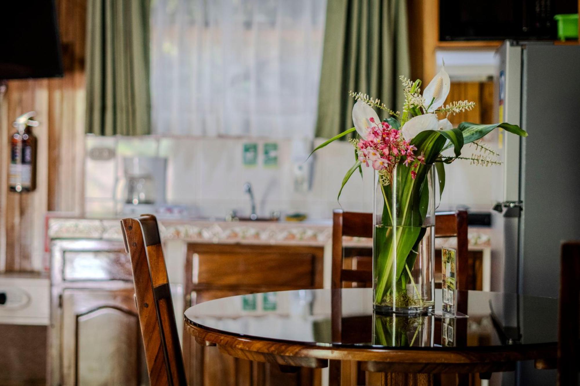 Los Pinos Cabins & Reserve Monteverde ภายนอก รูปภาพ