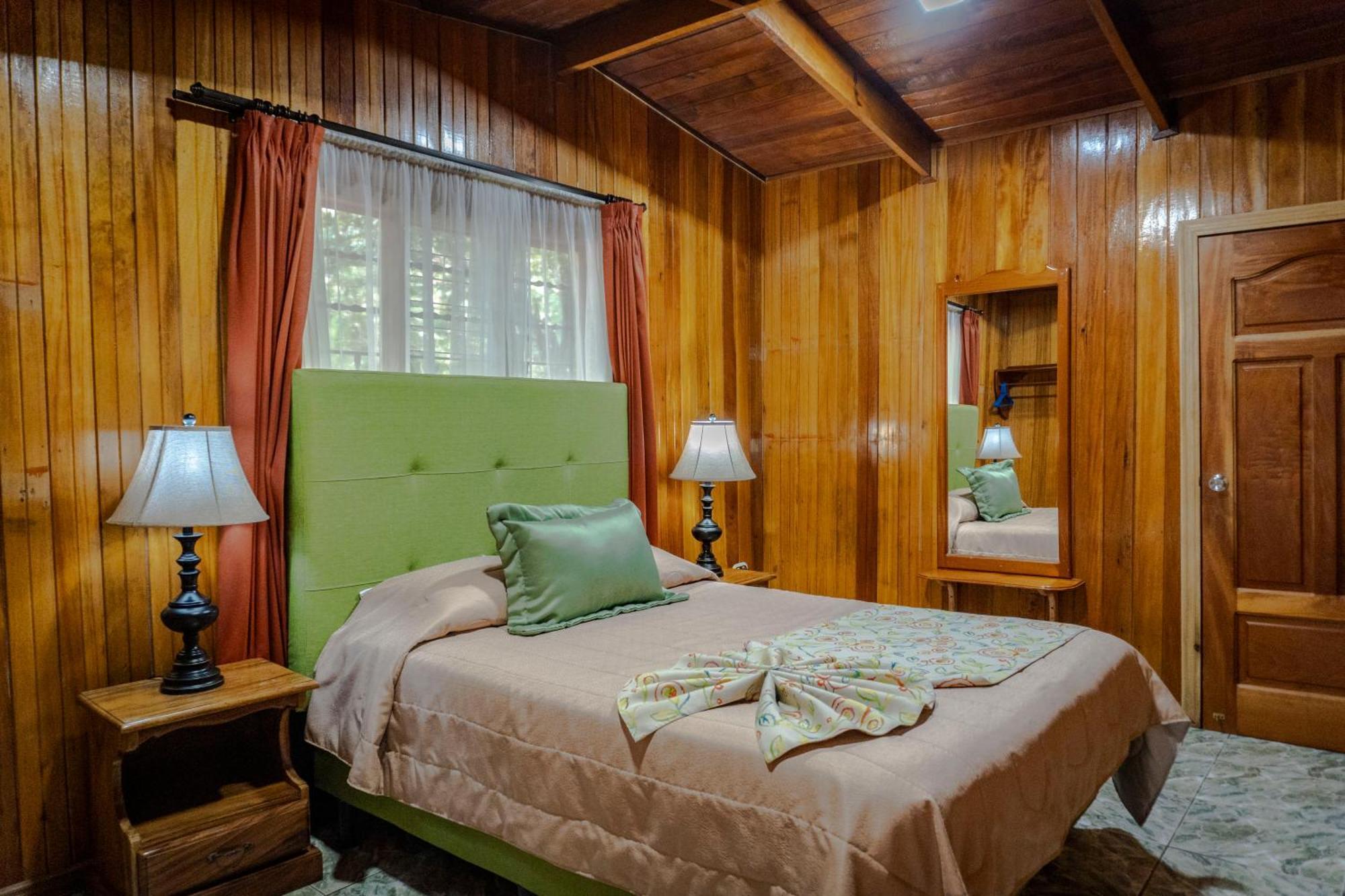 Los Pinos Cabins & Reserve Monteverde ภายนอก รูปภาพ