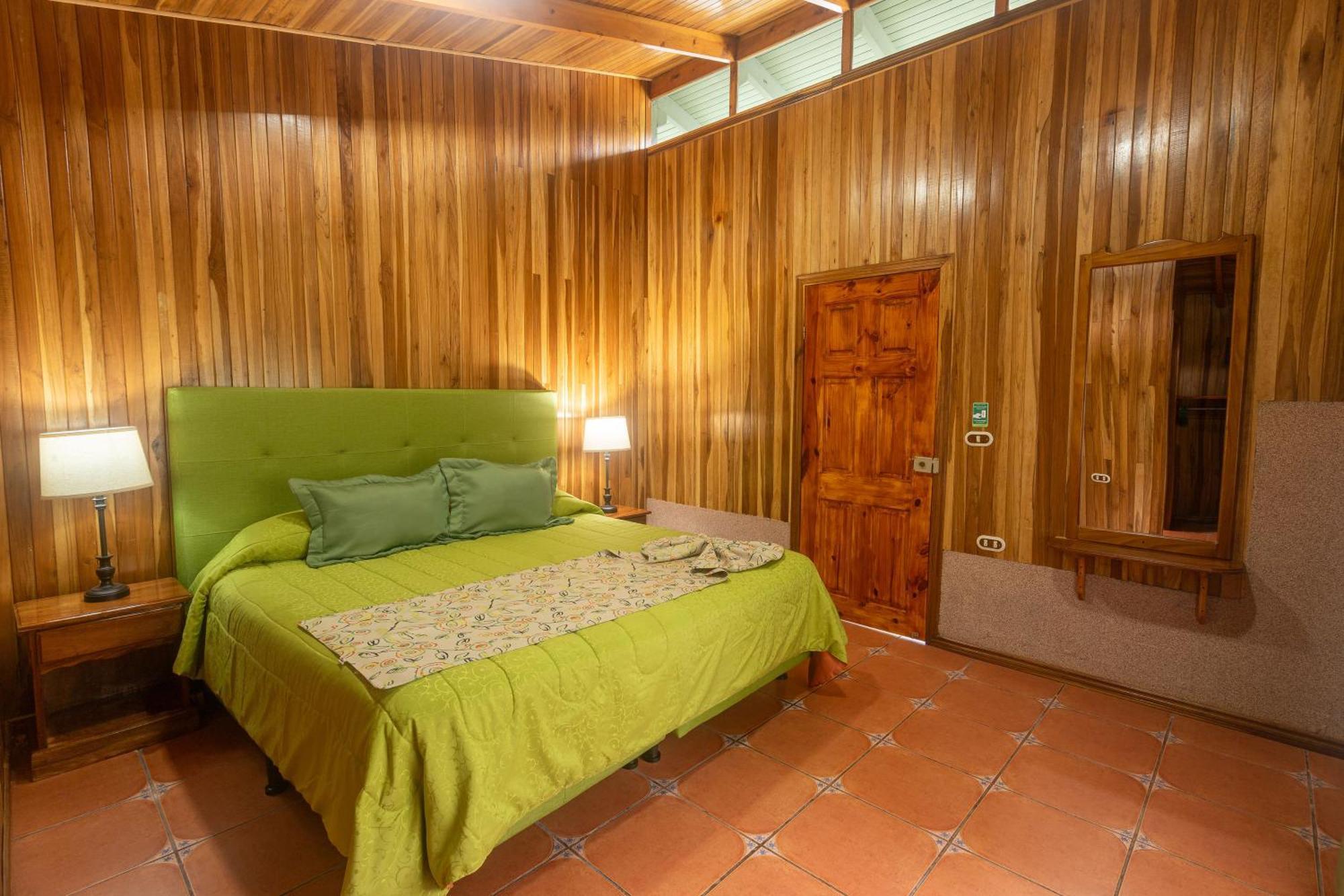Los Pinos Cabins & Reserve Monteverde ภายนอก รูปภาพ