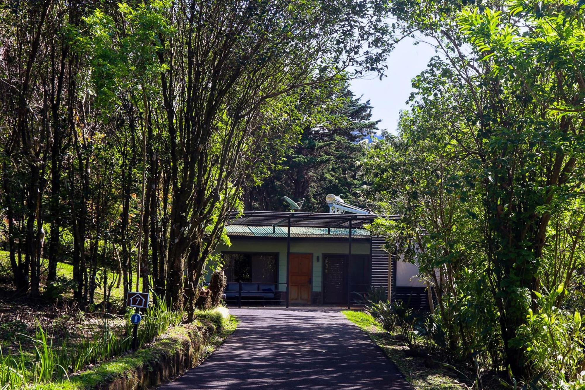 Los Pinos Cabins & Reserve Monteverde ภายนอก รูปภาพ